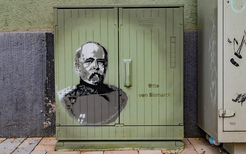 Kabelverteilerschrank am Bismarckplatz Kabelverteilerschrank am Bismarckplatz