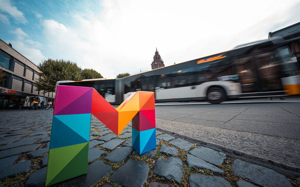 Buntes M am Hoefchen