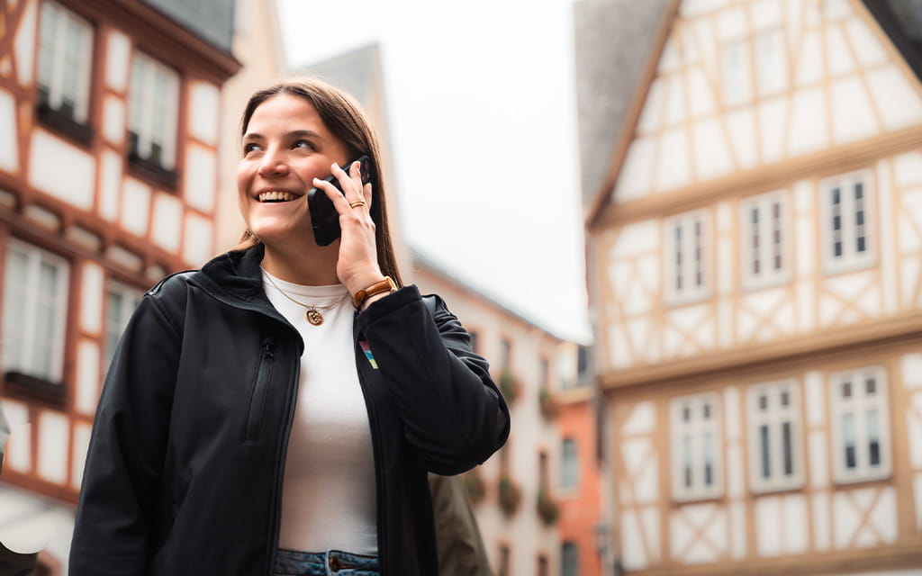 Frau in der Altstadt 