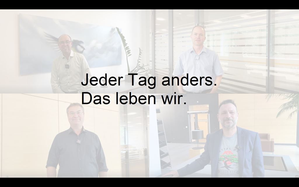Vier Männer in einem Bild: Jeder Tag anders. Das leben wir